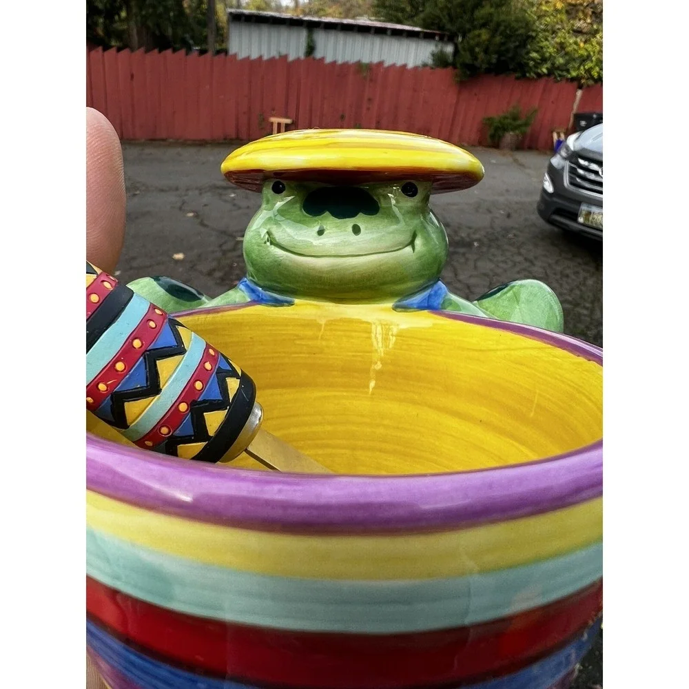 Boston Warehouse Frog Bowl with Sombrero Spreader Bright Ceramic ~ Cinco De Mayo